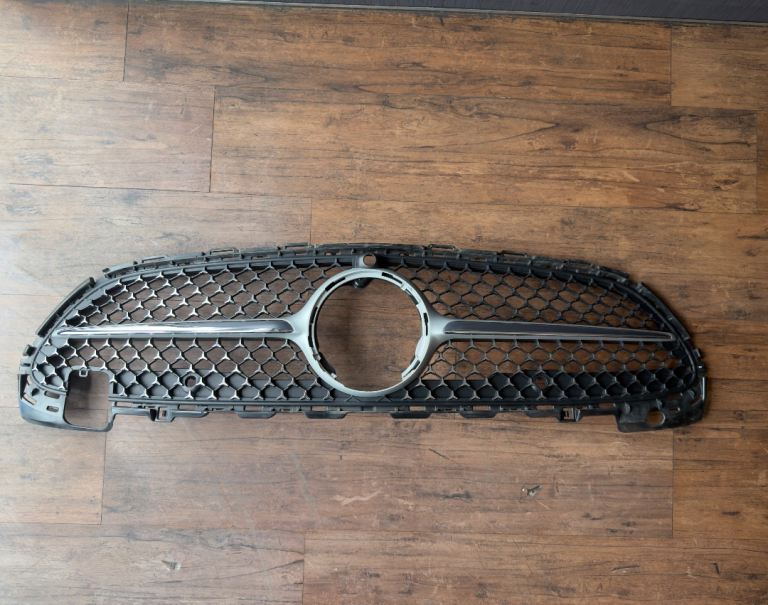 Mercedes C Class - Front Grill w206 21/26
