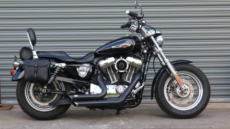 Harley-Davidson XL1200C CUSTOM SPORTSTER 2011