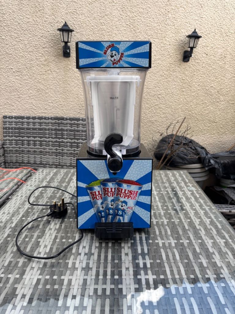 Slush Puppie Machine 12 syrups and cups