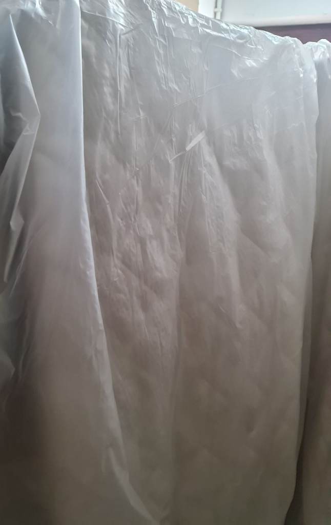 Brnd new king size spring mattress urgent sale 