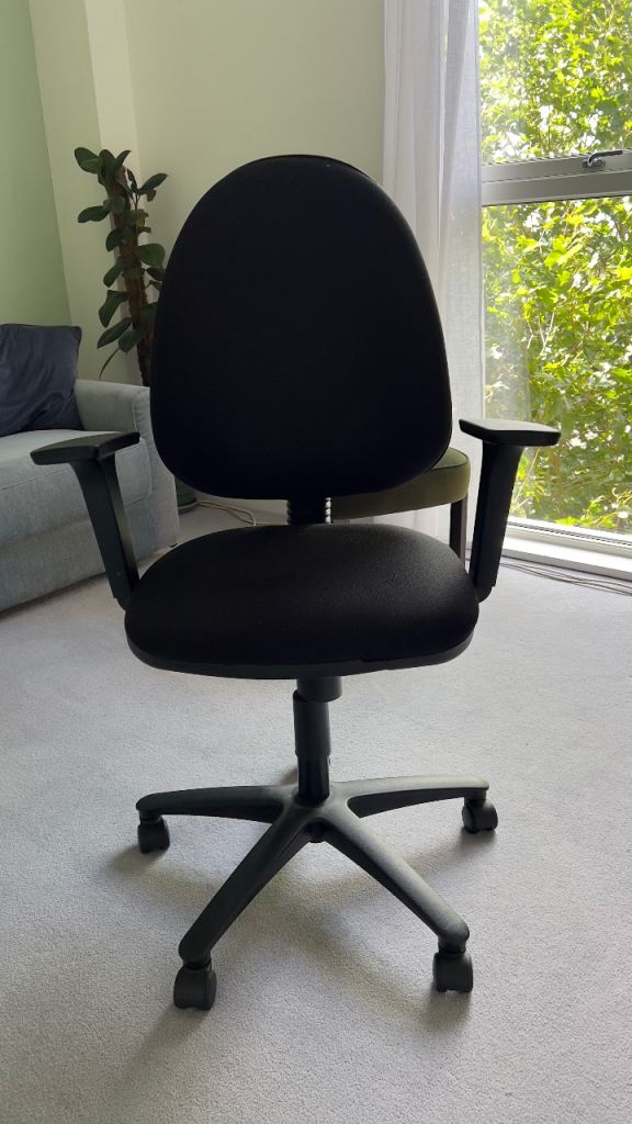 I’ve recently upgraded my desk chair and retiring the older one shown in the photos with the followi