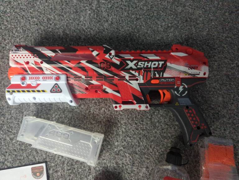 X Shot Hyper Gel gun with glasses 