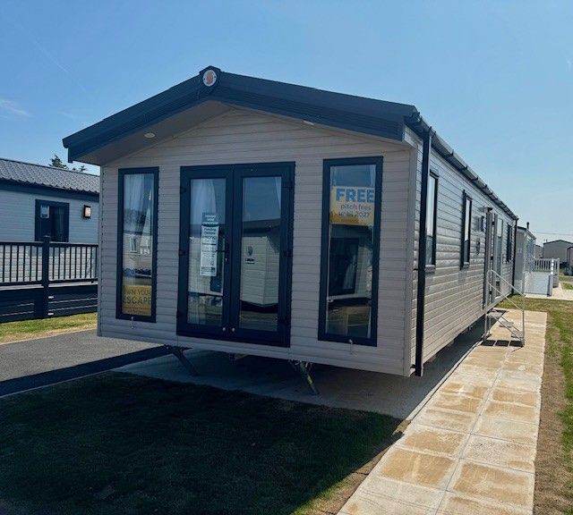 Static Holiday Home Villa For Sale At Carlton Meres Holiday Park - 