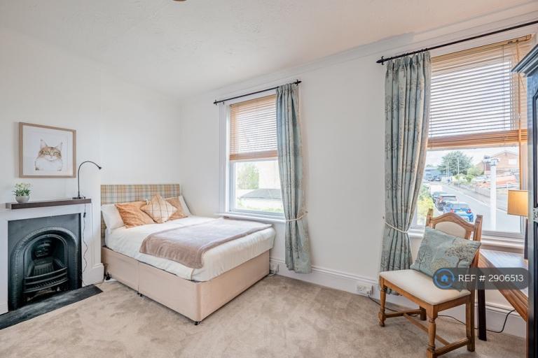 1 bedroom in Eastbourne Road, Trowbridge, BA14 (#2906513)