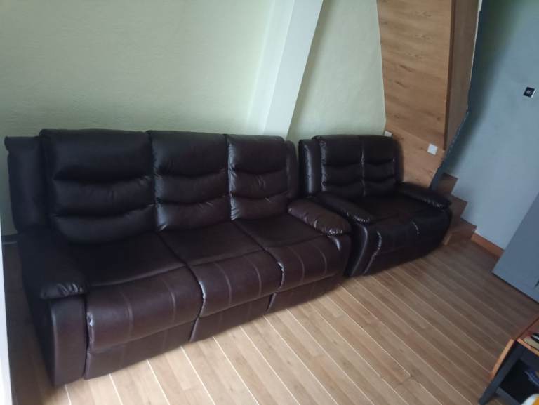 Recliner 2+3 Seater sofas like new