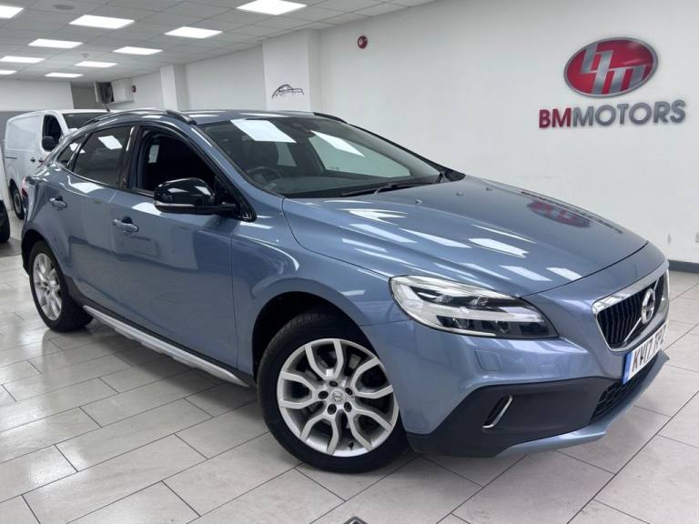 2017 Volvo V40 D3 [4 Cyl 150] Cross Country Pro 5dr HATCHBACK DIESEL Manual