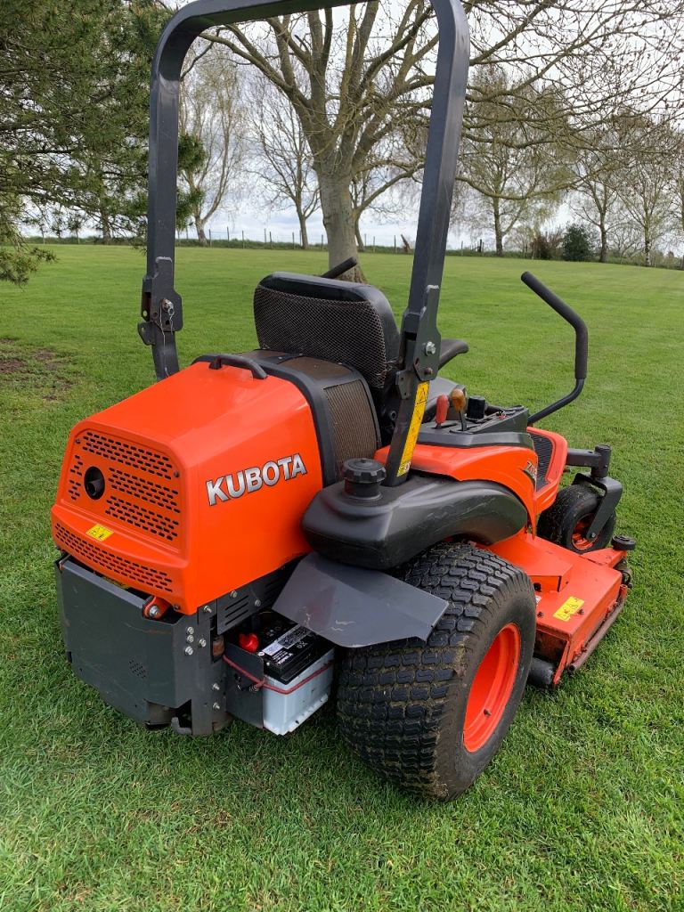 Mower kubota 