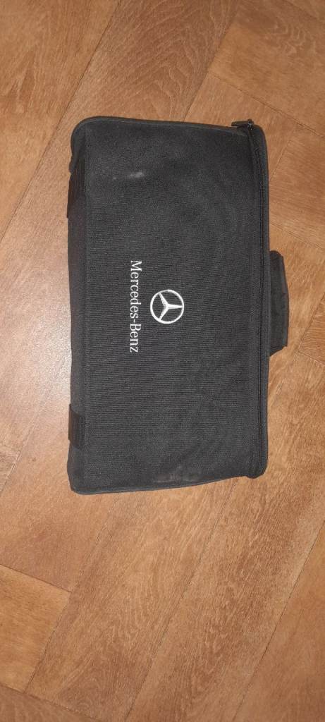 Mercedes 3 pin electric car charger