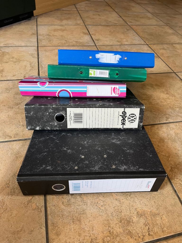 5x students  files for uni/school