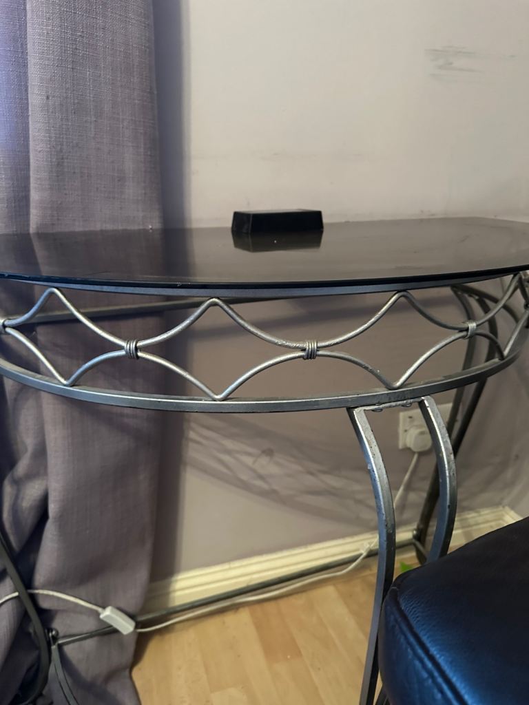 Console table 
