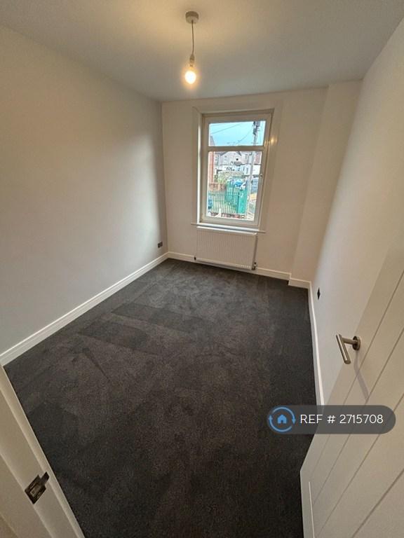 3 bedroom house in Curtis Street, Swindon, SN1 (3 bed) (#2715708)