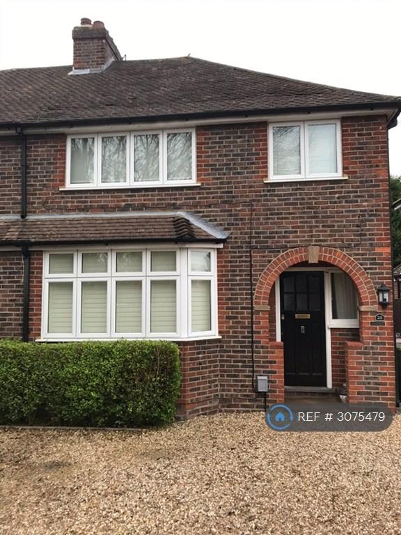 3 bedroom house in Rydes Avenue, Guildford, GU2 (3 bed) (#3075479)