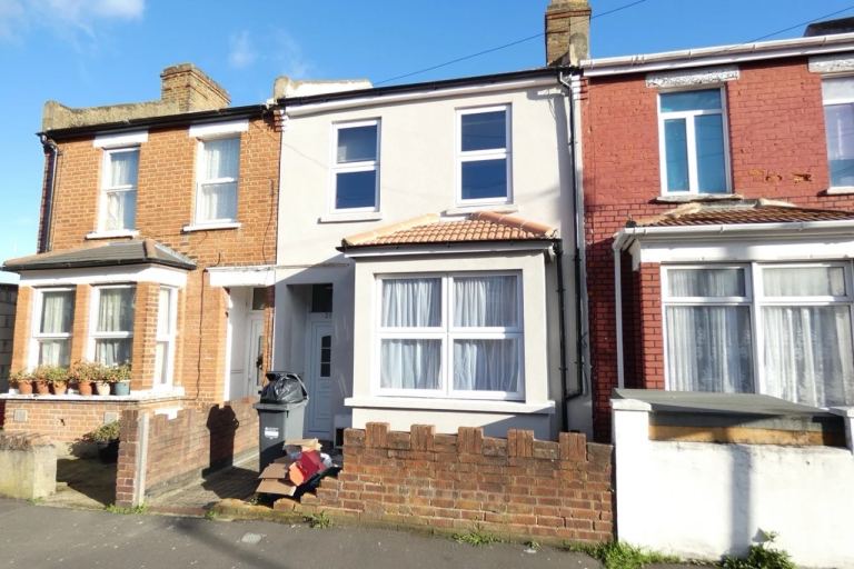3 Bed Extended House TO LET