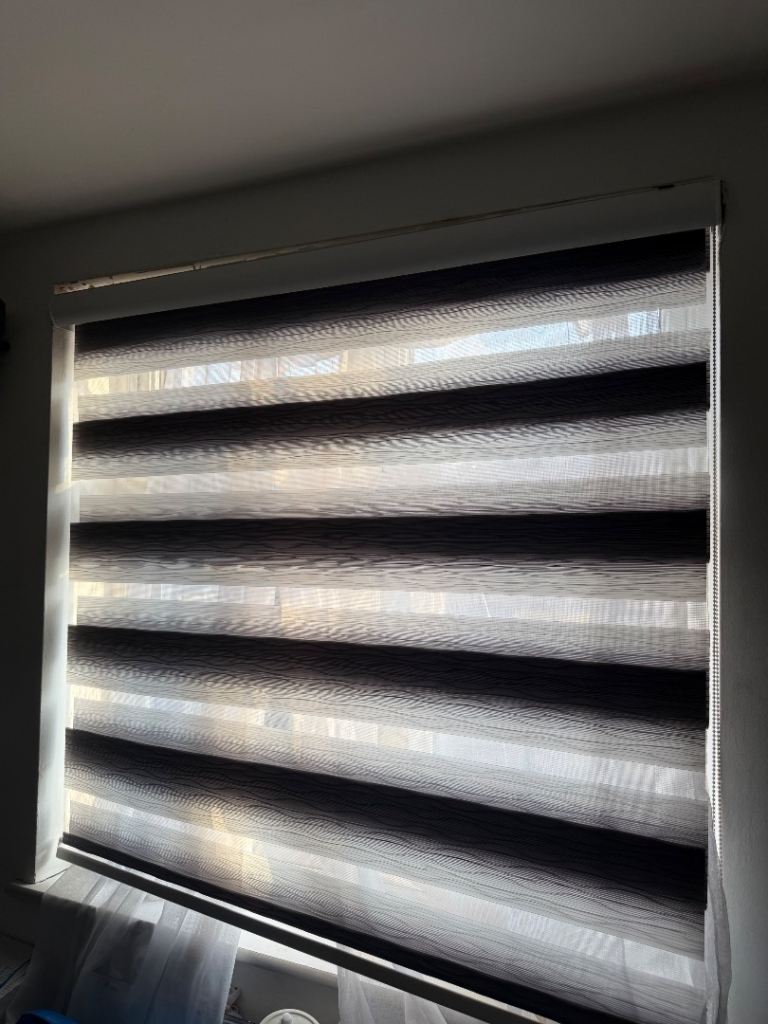 Black and White Day Night Roller Blind – Good Condition