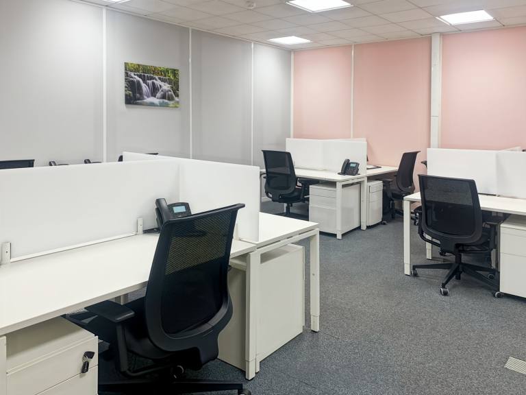 Stansted - CM24 1SJ \ Shared Office Space for Rent