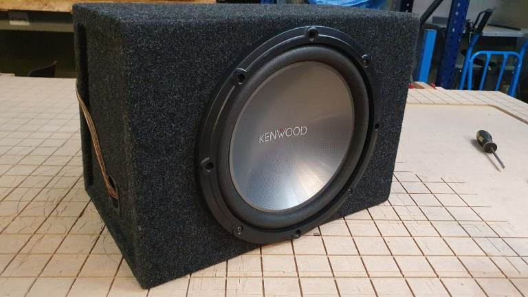 12" Kenwood 400w RMS Sub and 400w RMS amp