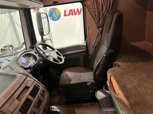 DAF XF 460 6x2 Sleeper Cab Tractor Unit