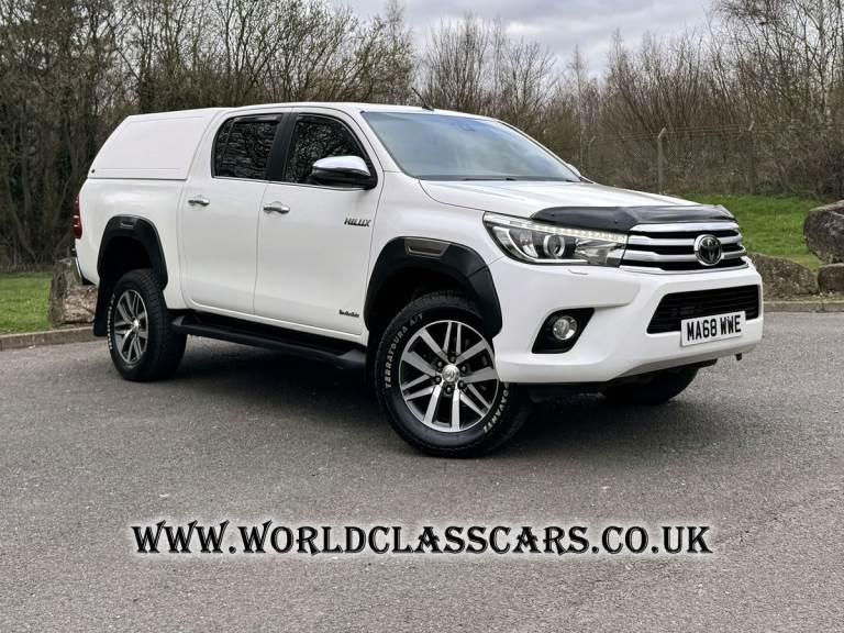 68 2018 Toyota Hilux 2.4 D-4D Invincible Automatic HUGE Spec Diesel 4WD Euro 6