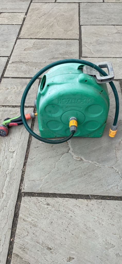 Hozelock Hose Reel with Hose and Spray Gun – Good Condition