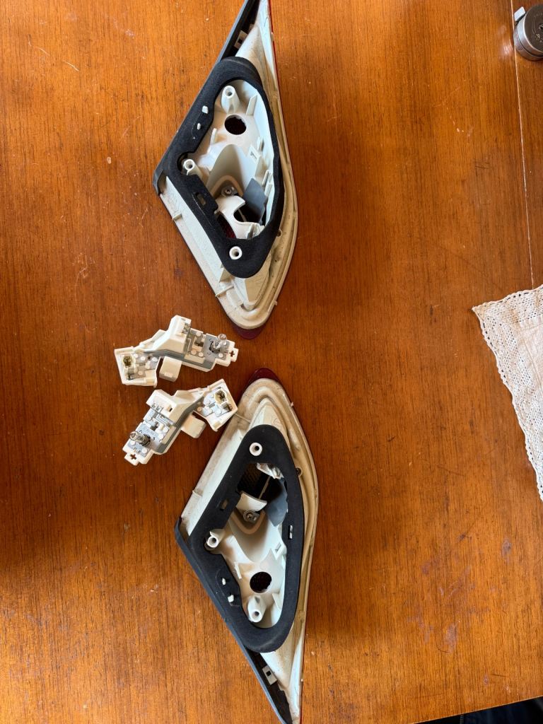 Vauxhall Astra tail gate lights 