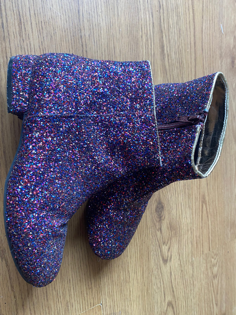 Girls size 4 sparkly boots ((M&S)