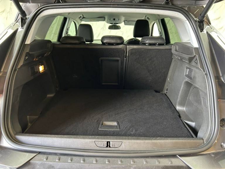 2018 Vauxhall Grandland X 1.6 Turbo D Tech Line Nav 5dr HATCHBACK DIESEL Manual