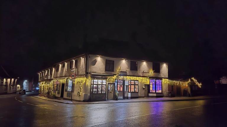 Affulent Picturesque Suffolk Village Popular Restaurant and Takeaway