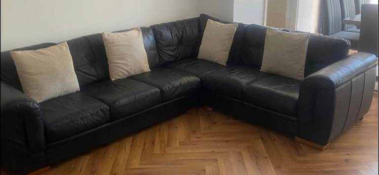Black leather corner sofa 