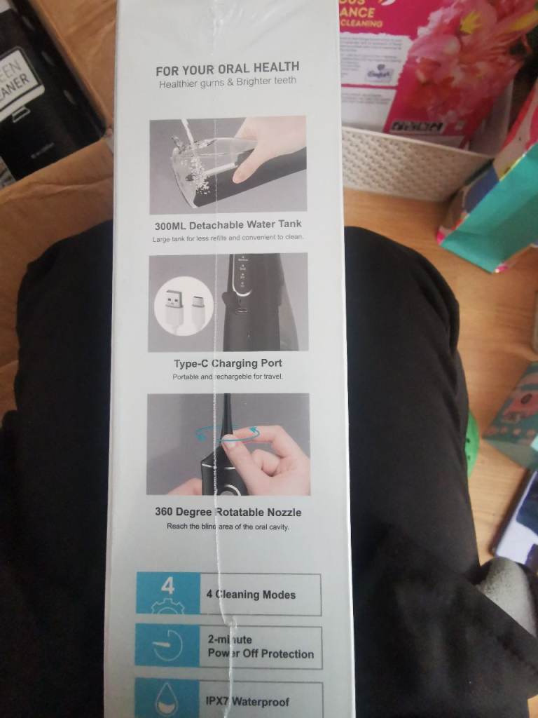 Intelligent oral irrigator