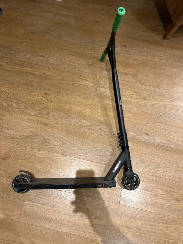 Mongoose stunt scooter