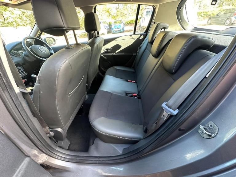 RENAULT CLIO 1.2 Dynamique TomTom Euro 5 5dr 2012