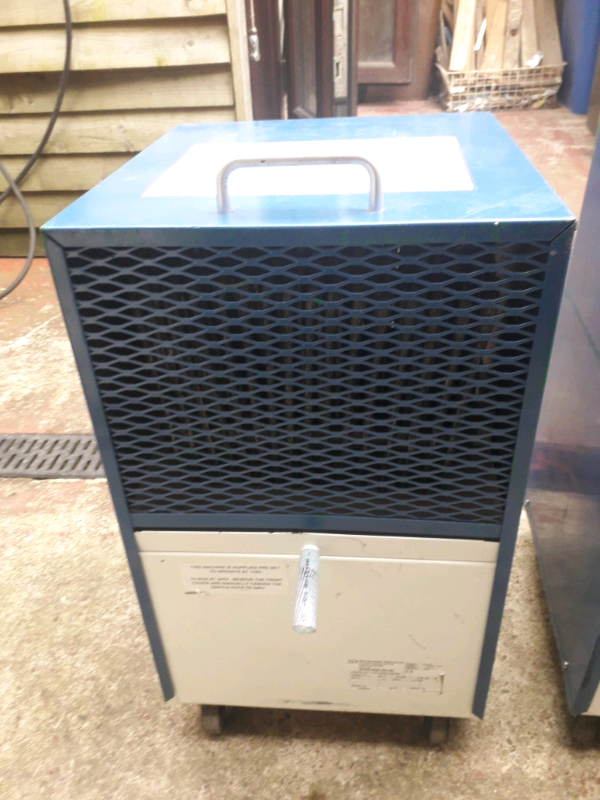 DUAL VOLTAGE BD70 EBAC DEHUMIDIFIER VERY QUIET IN OPERATION 