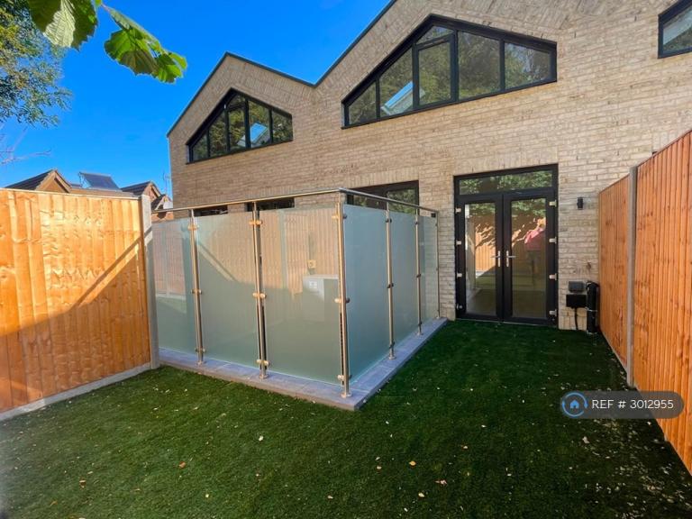 3 bedroom house in Old Lodge Lane, Purley, CR8 (3 bed) (#3012955)
