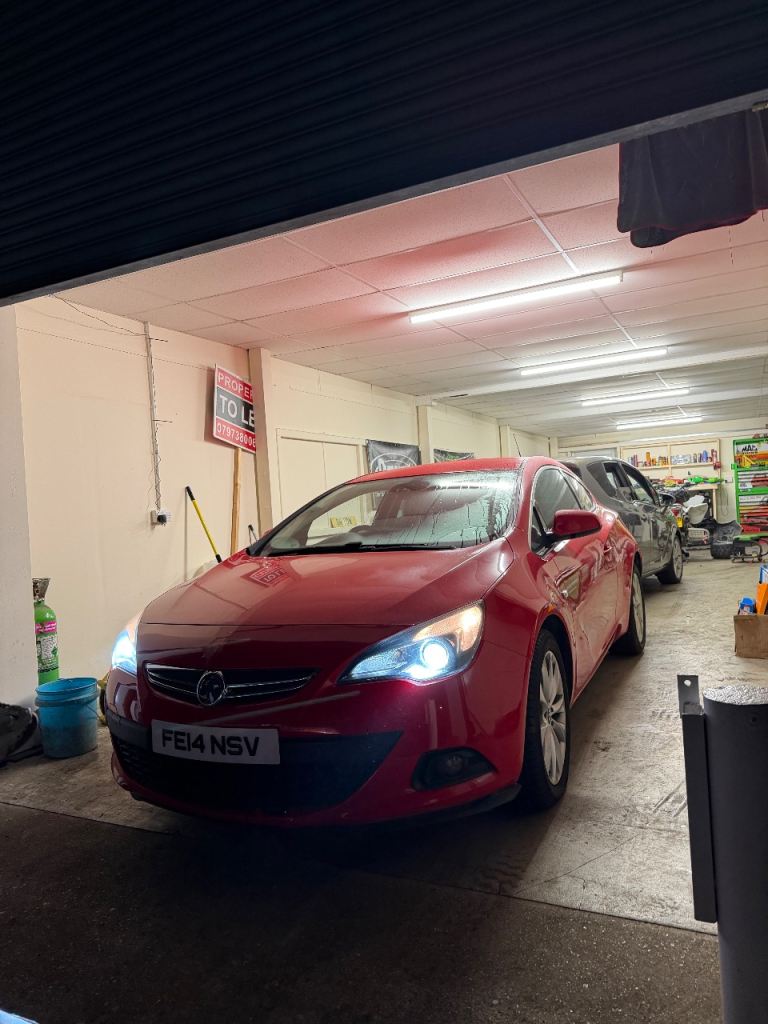 Vauxhall, ASTRA GTC, Hatchback, 2014, Manual, 1686 (cc), 3 doors