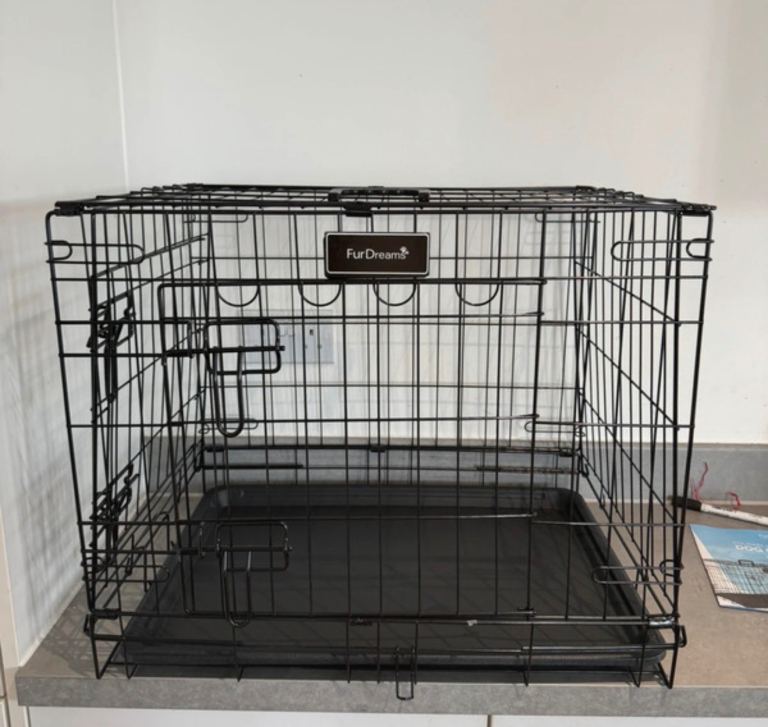 Brand new foldable metal dog🐶cage (24 inch)
