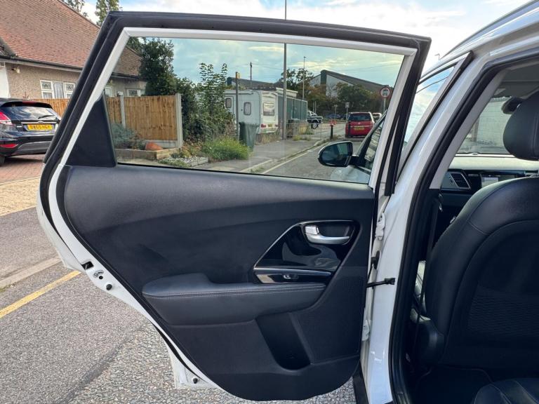 2017 Kia Niro 1.6h GDi 3 DCT Euro 6 (s/s) 5dr ESTATE Petrol/Electric Hybrid Automatic