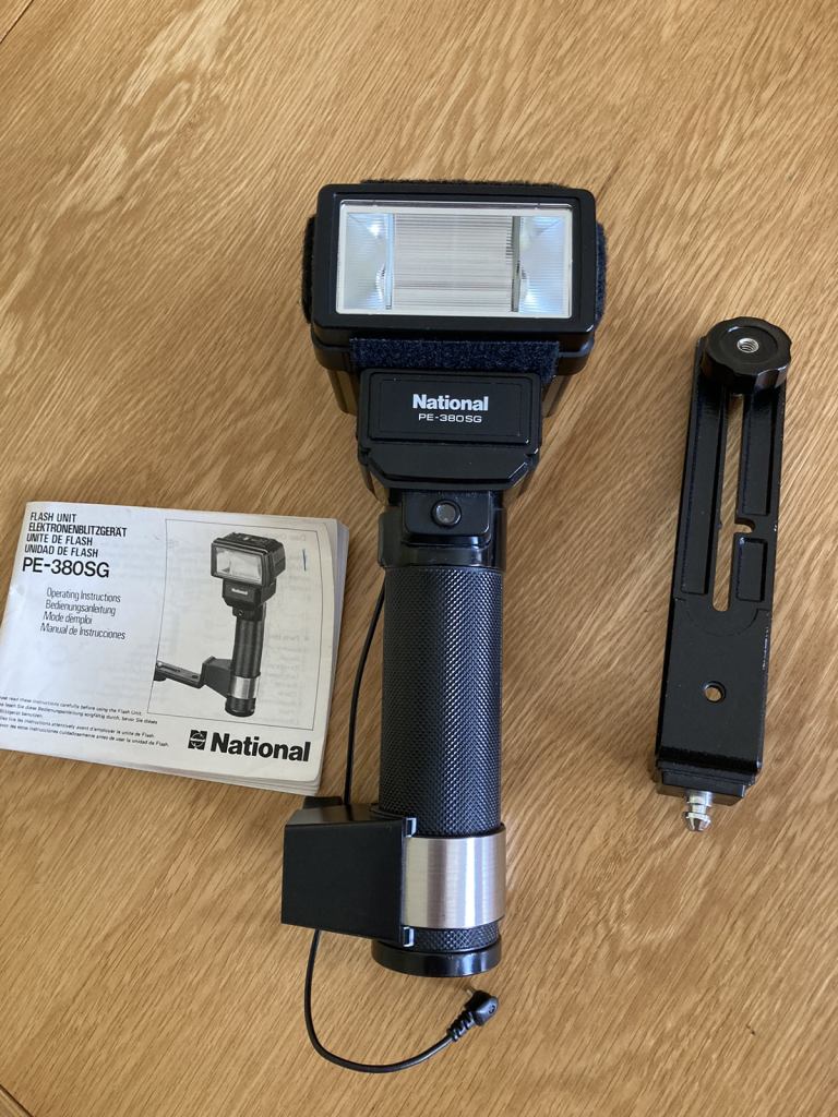 National PE-380 SG flash unit and accessories