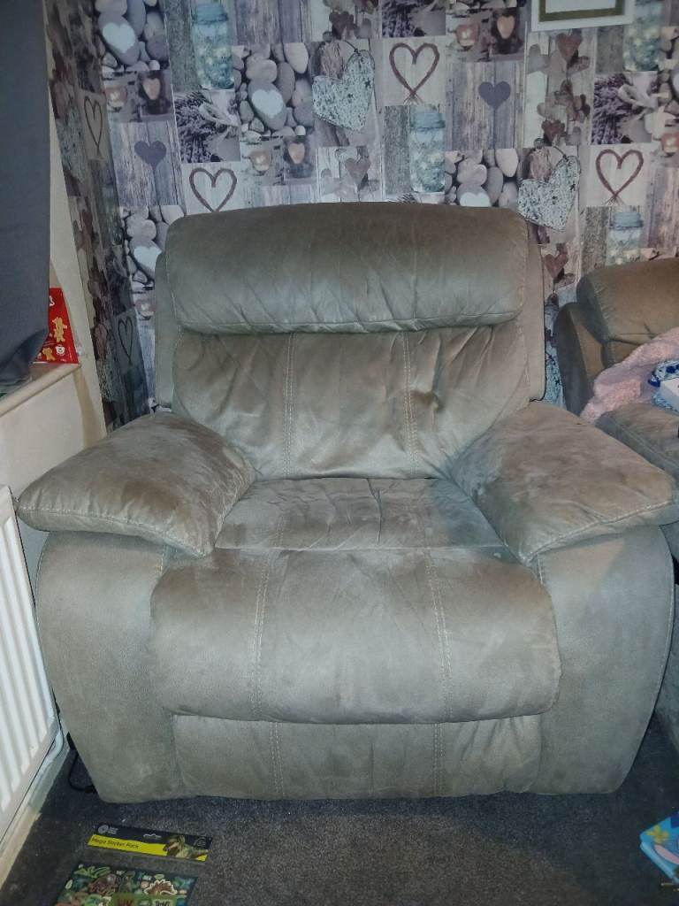 2 x reclining arm chairs