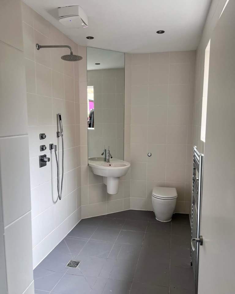 Professional Bathroom Installation Services – Full Refits & Modern Renovations
