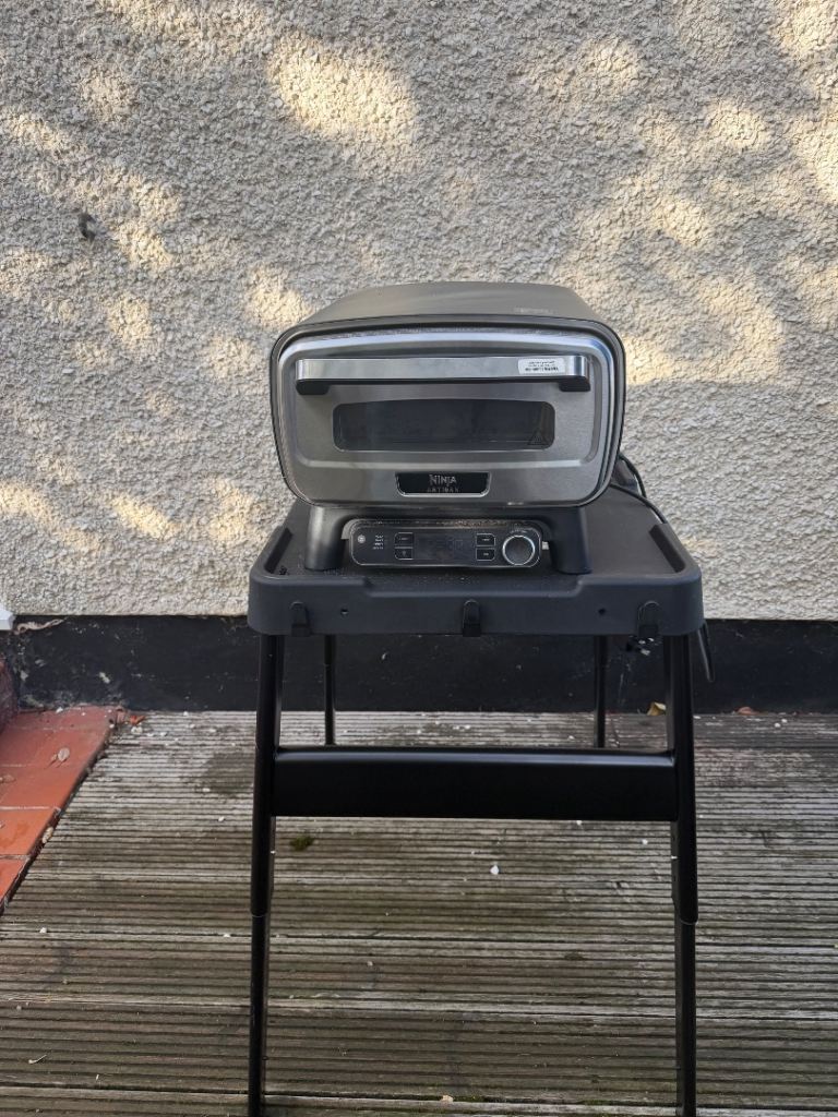 Ninja Artisan Outdoor Pizza Oven - Silver, Good Condition