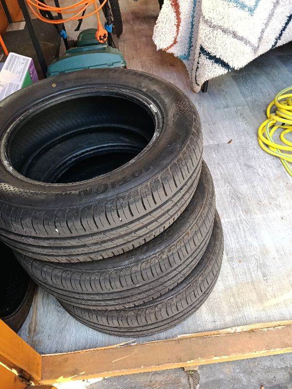 Car tyres 