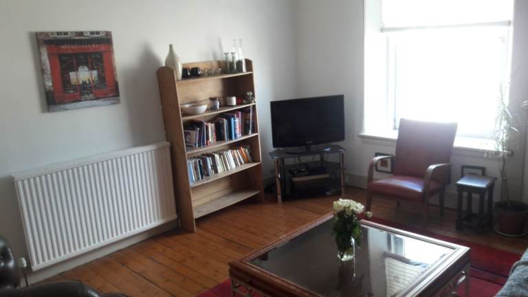 Beautiful 2dbr flat in Rosemount 