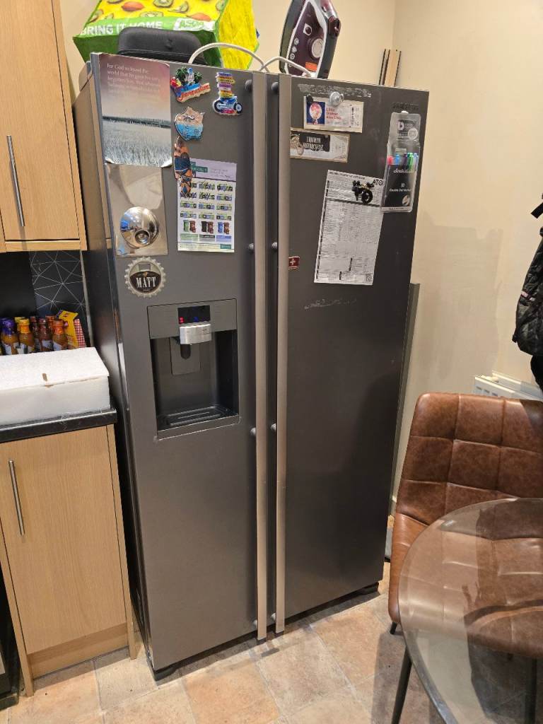 Large American Style Fridge Freezer with Water Dispenser
