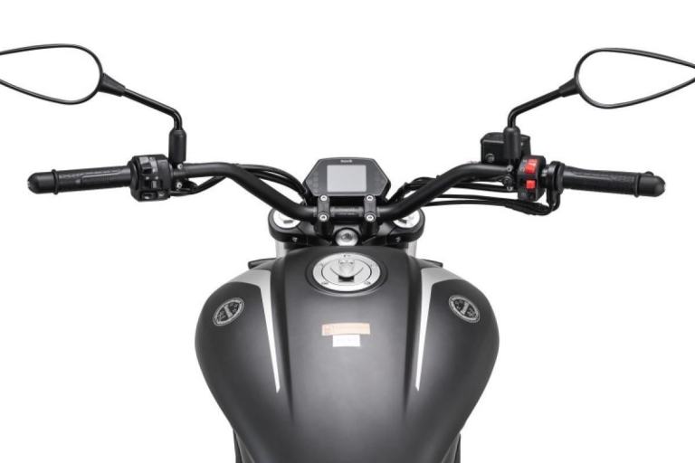 Benelli 502 C Cruiser Custom Motorcycle 500cc A2 Low Seat Like Ducati Diavel