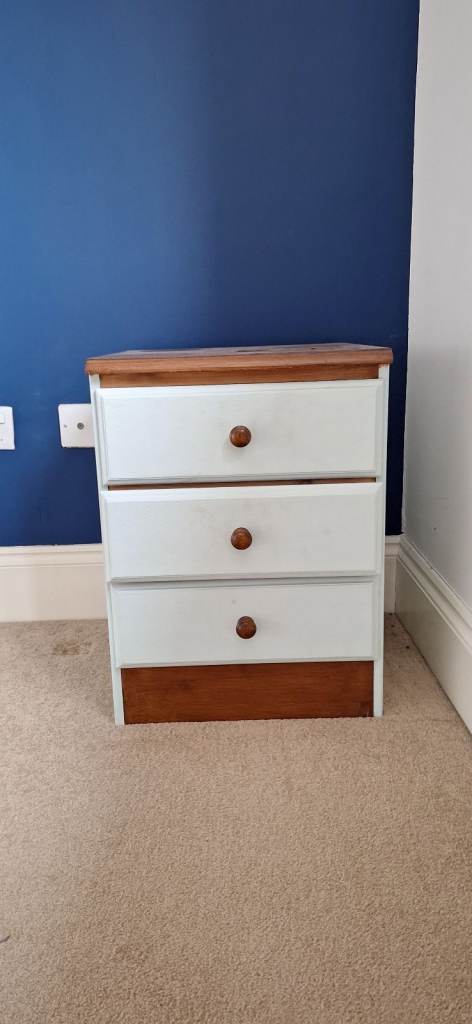White and Wood Bedside Table with 3 Drawers – Good Condition