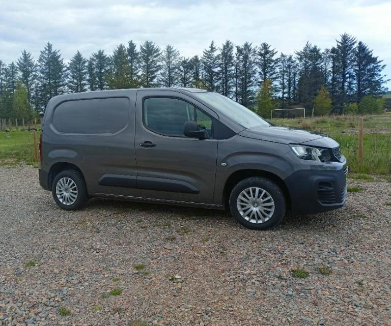 NO VAT - DIESEL ULEZ PEUGEOT VAN - IMMACULATE - PRIVATE USE SINCE NEW