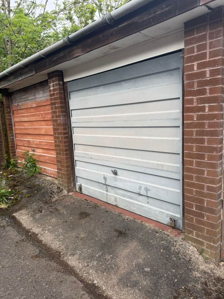 GARAGE TO RENT - CROOKSTON 