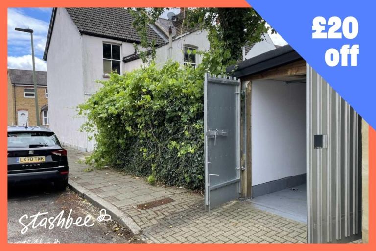 Garage to rent in Bromley (BR1) | Stashbee