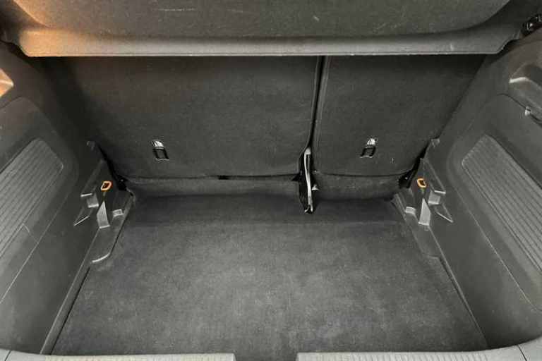 2019 Vauxhall Crossland X 1.2T ecoTec [110] Tech Line Nav 5dr [6 Spd] [S/S] HATCHBACK PETROL Manual