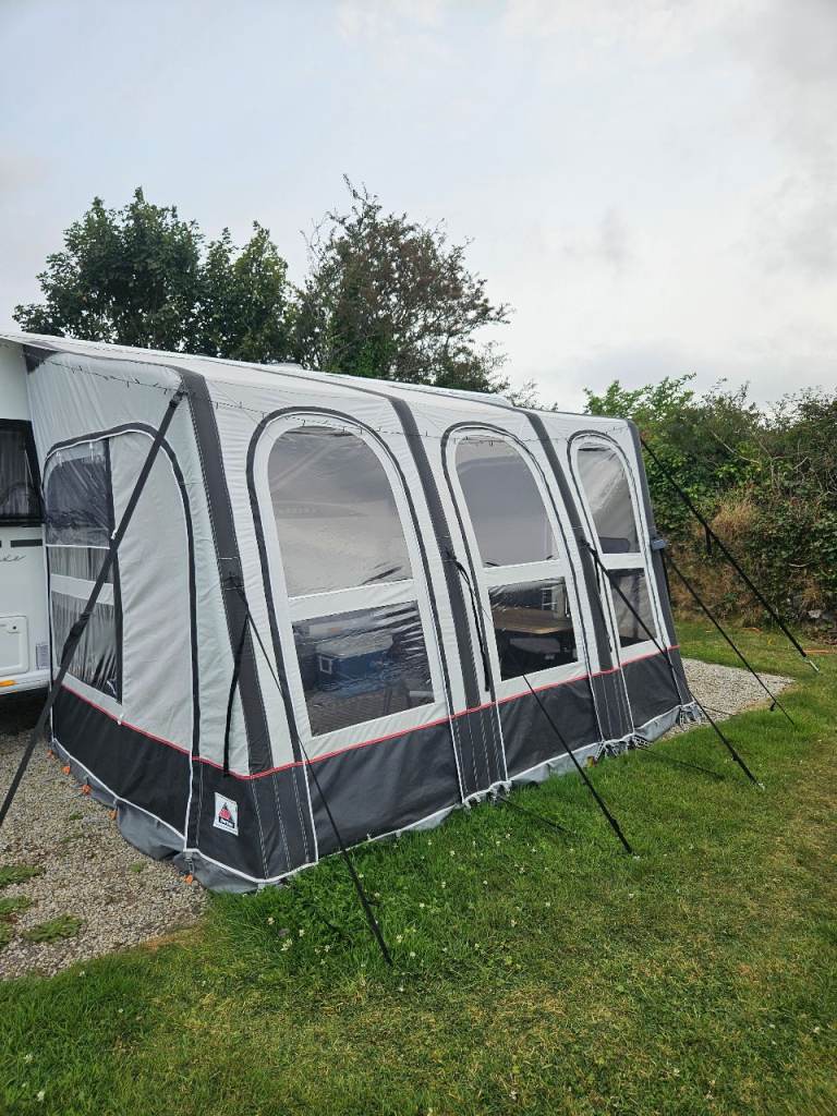 330 Futura Air Awning by Dorema